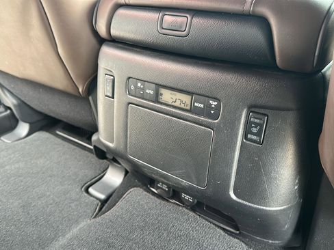 Used 2024 Nissan Armada Platinum w/ Captain's Chairs Package image 22