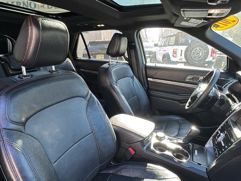 Used 2019 Ford Explorer Sport w/ Equipment Group 401A image 17