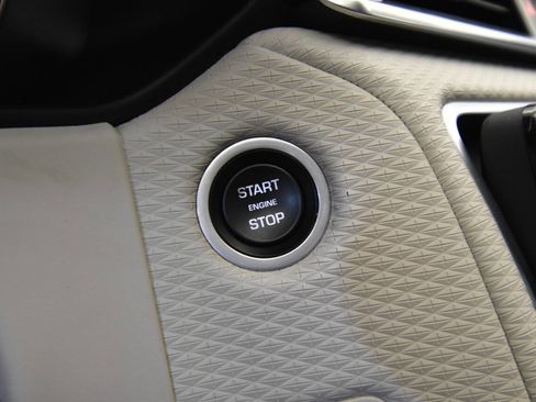 Used 2020 Land Rover Range Rover Velar S image 24