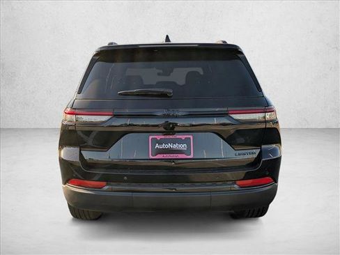 New 2025 Jeep Grand Cherokee Limited w/ Black Appearance Package image 8