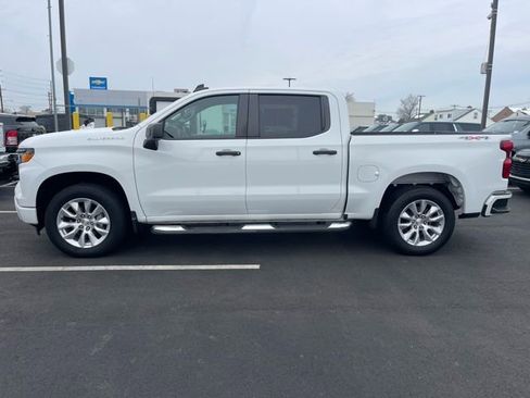 Used 2022 Chevrolet Silverado 1500 Custom image 4