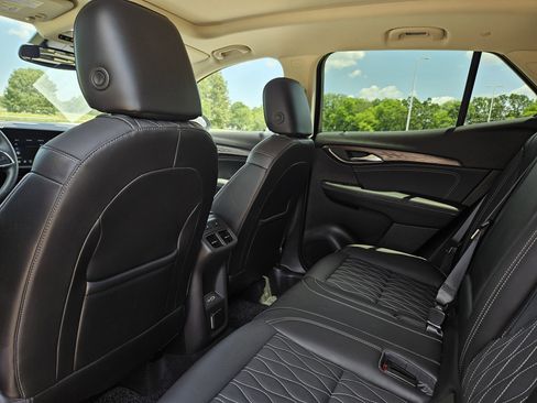 Used 2022 Buick Envision Avenir w/ Safety Package FWD image 29