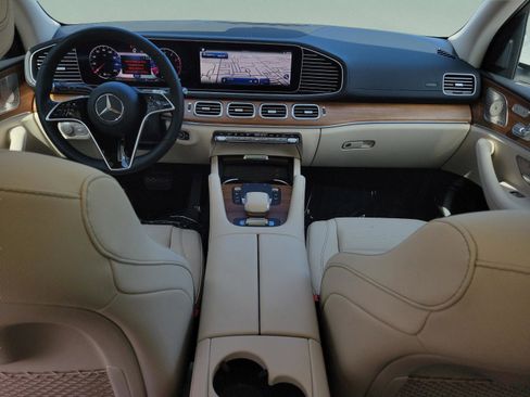 Certified 2026 Mercedes-Benz GLS 450 4MATIC image 11