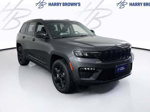 Used 2023 Jeep Grand Cherokee Limited w/ Luxury Tech Group II AWD/4WD image 26