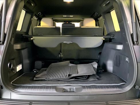 Used 2026 Lexus GX 550 w/ Accessory Package (CT) AWD/4WD image 37