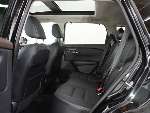 Used 2021 Nissan Rogue SV w/ Premium Package AWD/4WD image 18