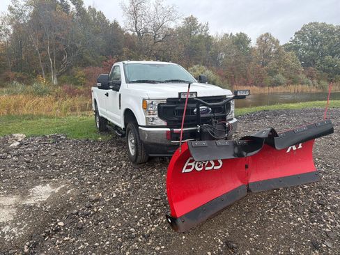 Used 2018 Ford F150 XL w/ Equipment Group 101A Mid RWD image 3