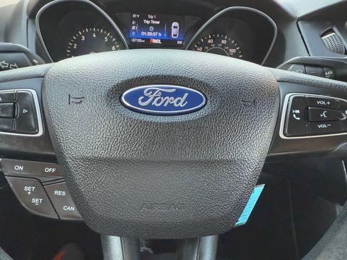 Used 2015 Ford Focus SE FWD image 29