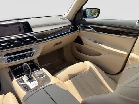 Used 2021 BMW 740i RWD image 16