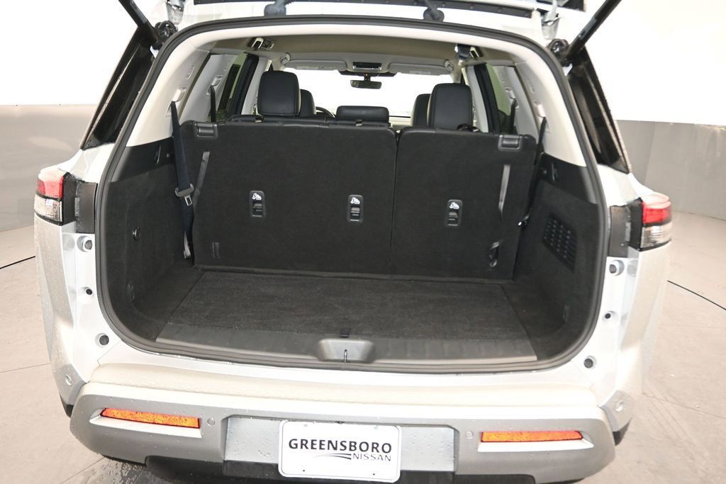 Certified 2025 Nissan Pathfinder SL FWD image 14