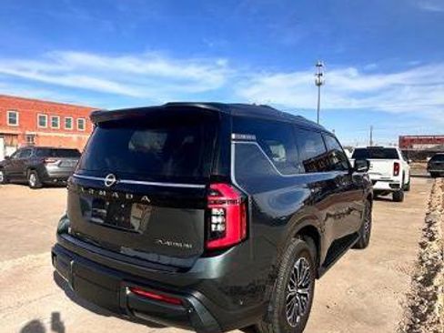 Certified 2025 Nissan Armada Platinum image 8