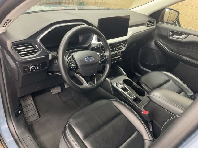 Certified 2025 Ford Escape Platinum AWD/4WD image 6