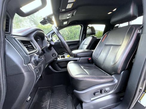 Used 2021 Nissan Titan PRO-4X w/ Pro-4x Convenience Package AWD/4WD image 10