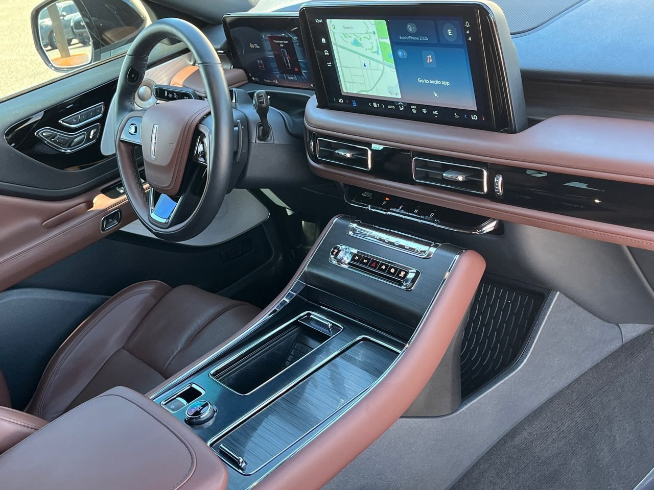Used 2026 Lincoln Aviator Reserve w/ Luxury Package RWD image 9