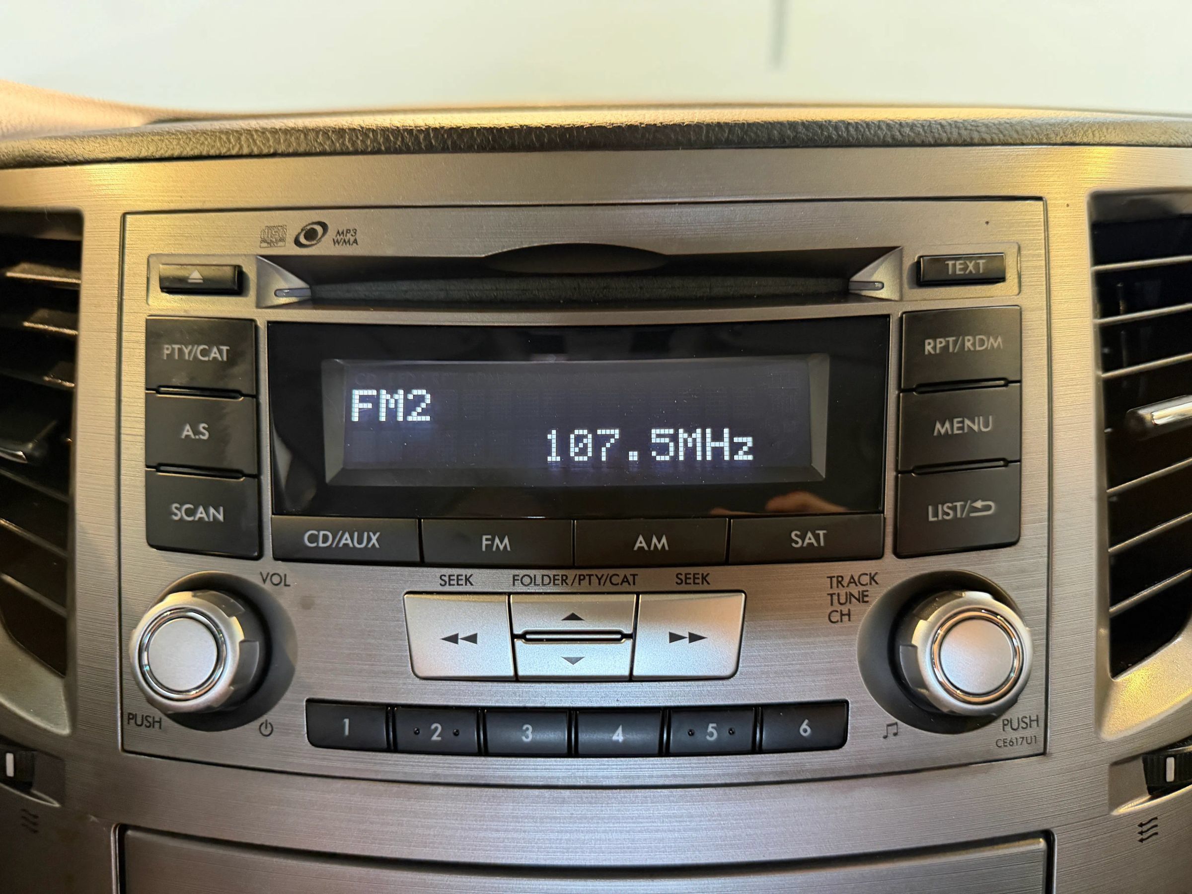 Used 2012 Subaru Legacy 2.5i Premium AWD/4WD image 19