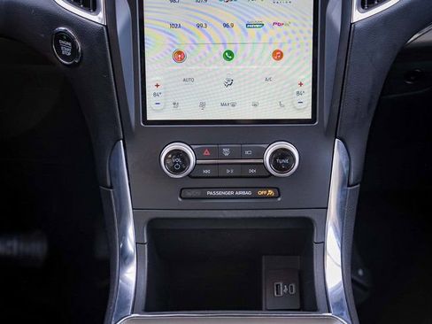 Used 2023 Ford Edge Titanium image 24