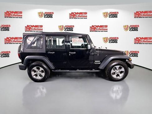 Used 2018 Jeep Wrangler Unlimited Sport w/ Connectivity Group AWD/4WD image 14