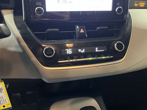 Used 2020 Toyota Corolla LE image 20