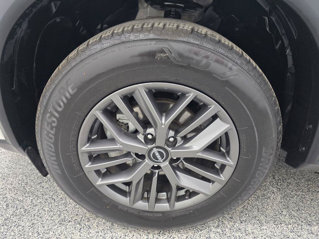 Used 2023 Nissan Rogue S FWD image 30
