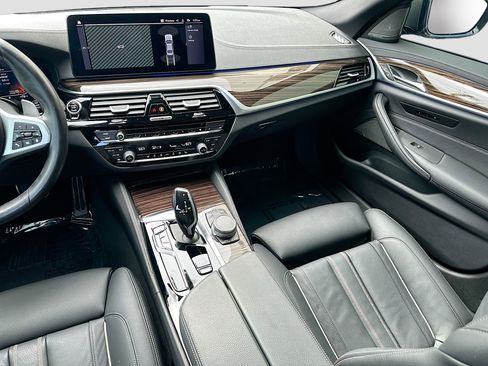 Used 2023 BMW M550i xDrive AWD/4WD image 19