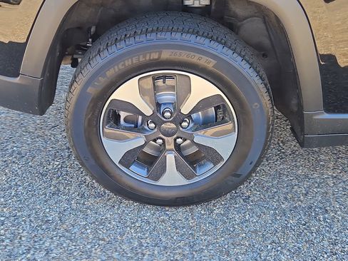 Used 2023 Jeep Grand Cherokee 4WD 4xe image 9