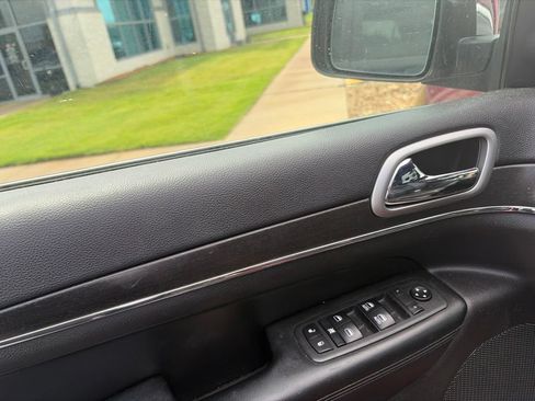 Used 2018 Jeep Grand Cherokee Limited RWD image 13