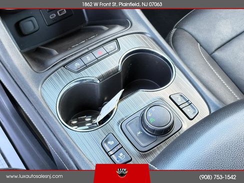 Used 2020 GMC Acadia SLT w/ Driver Alert Package II FWD image 33