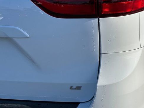 Used 2020 Toyota Sienna LE w/ Carpet Mat Package image 30