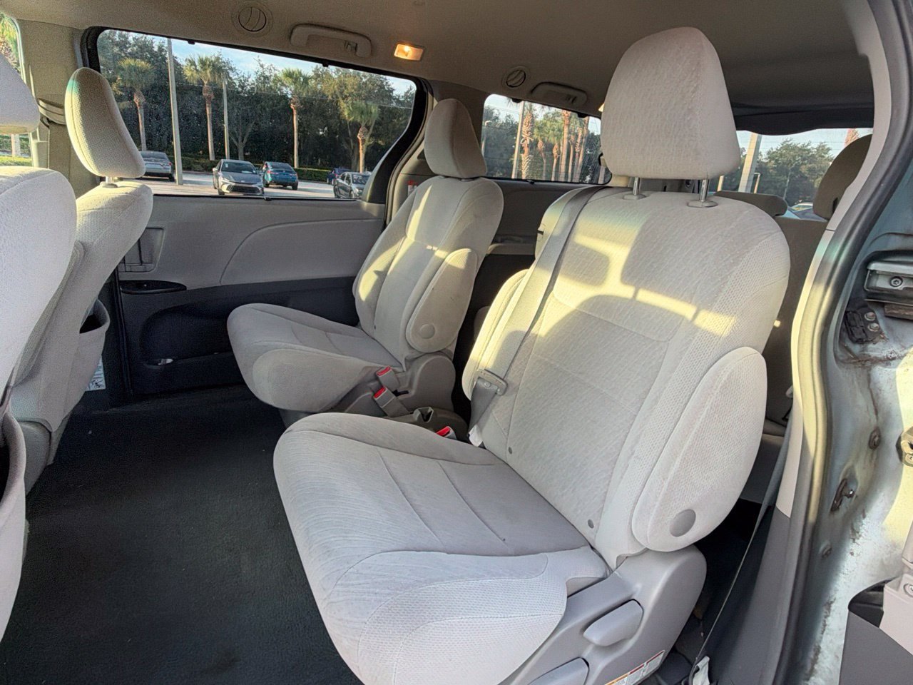 Used 2016 Toyota Sienna LE FWD image 7