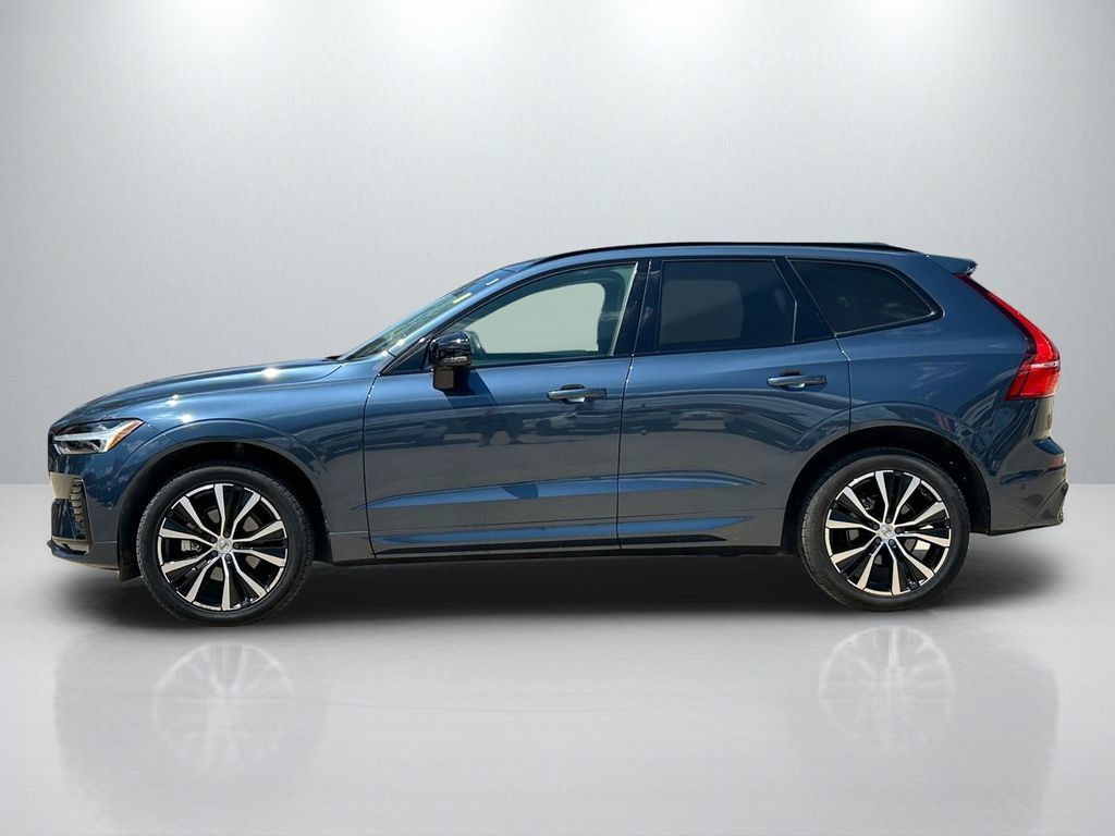 Used 2024 Volvo XC60 B5 Plus AWD/4WD image 8