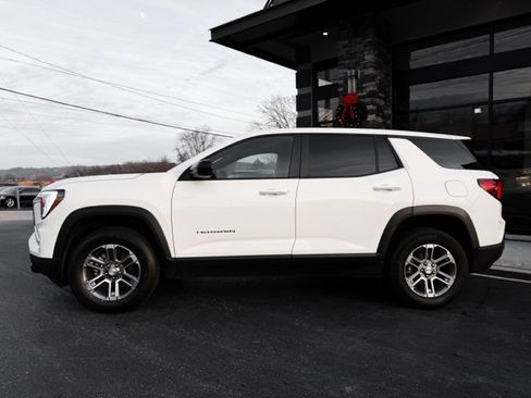 Used 2025 GMC Terrain Elevation image 5