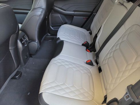 New 2024 Ford Escape SE w/ PHEV Premium Package FWD image 9