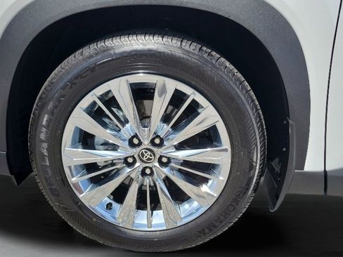 Certified 2026 Toyota Grand Highlander AWD image 25