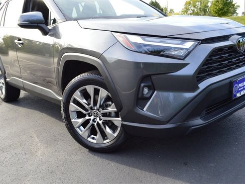 Used 2022 Toyota RAV4 XLE Premium image 3