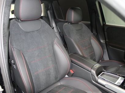 New 2024 Mercedes-Benz GLB 250 4MATIC