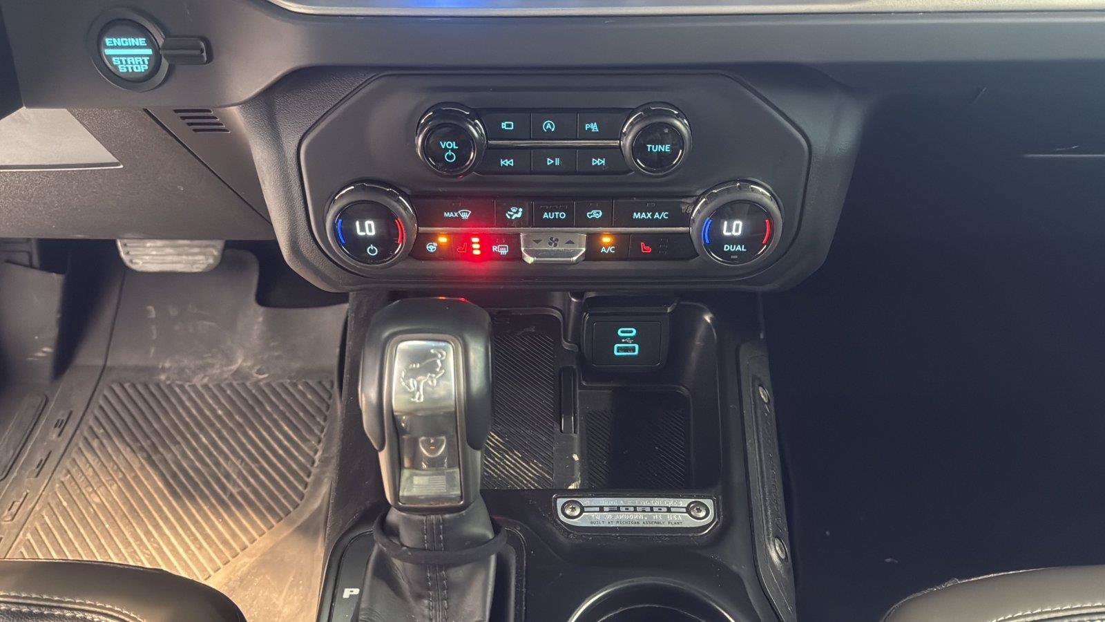 Used 2025 Ford Bronco Outer Banks AWD/4WD image 24