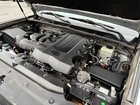 Used 2016 Toyota 4Runner SR5 image 23