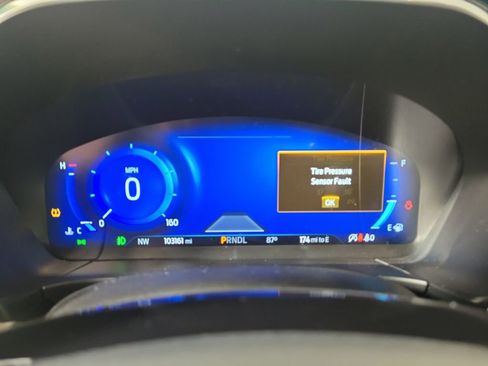 Used 2021 Ford Escape Titanium w/ Titanium Elite Package AWD/4WD image 17