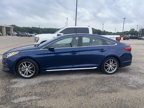 Used 2017 Hyundai Sonata Sport 2.0T FWD image 2