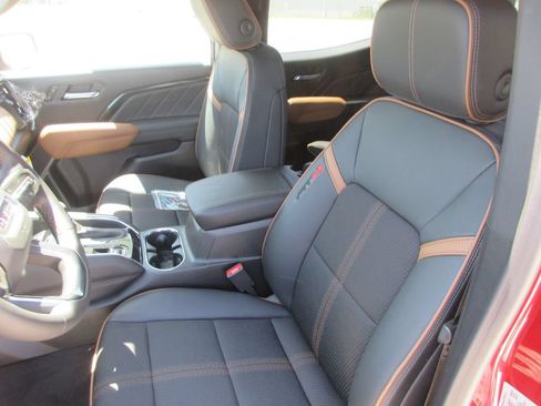 New 2026 GMC Canyon AT4 AWD/4WD image 13