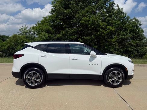 Used 2023 Chevrolet Blazer LT w/ Convenience Package FWD image 2