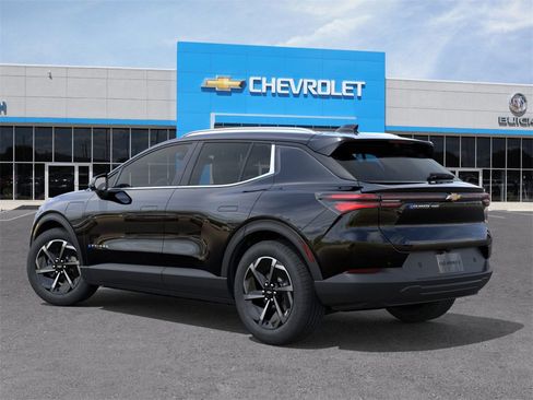 New 2026 Chevrolet Equinox EV LT image 3