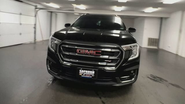 Certified 2024 GMC Terrain AT4 AWD/4WD image 3