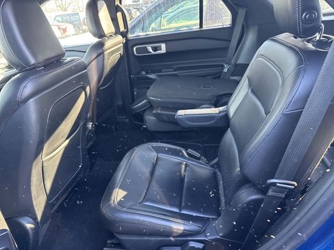 Used 2020 Ford Explorer XLT w/ Equipment Group 202A image 10