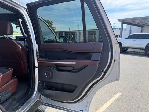 Used 2023 Ford Expedition Limited AWD/4WD image 36