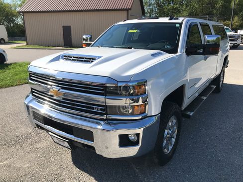 Used 2019 Chevrolet Silverado 3500 LTZ w/ Duramax Plus Package image 4