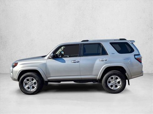 Used 2022 Toyota 4Runner SR5 image 9