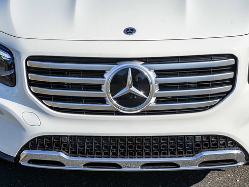 Certified 2026 Mercedes-Benz GLB 250 4MATIC image 7