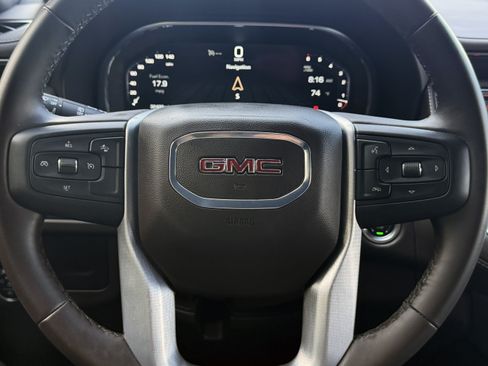 Used 2024 GMC Yukon XL SLT RWD image 20