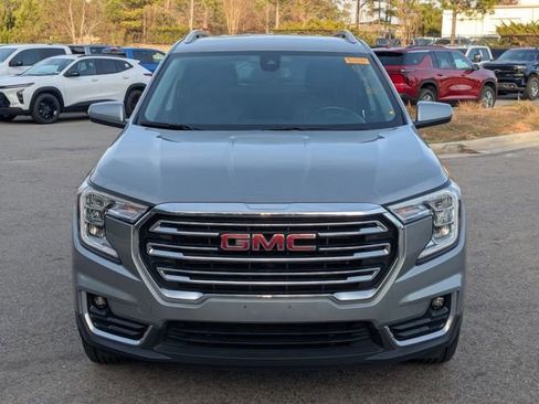 Used 2024 GMC Terrain SLT image 10